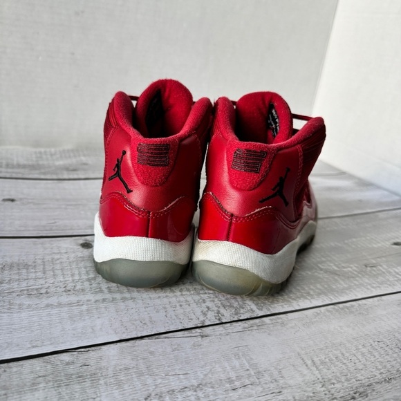 Rare Find! Air Jordan 11 Retro BP "Gym Red" - Size 3Y - Picture 6 of 11